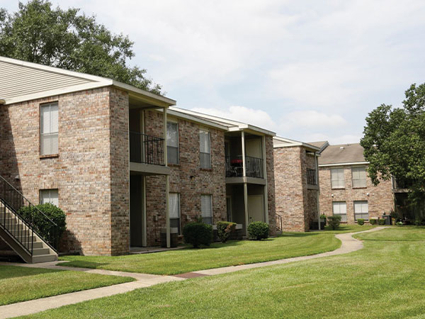 afton-oaks-bulding apartment buildings