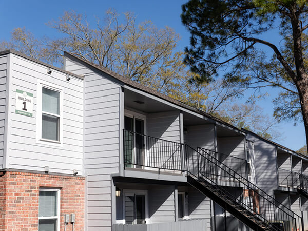 crla-ext apartment building in Baton Rouge, LA